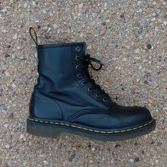 Dr. Martens | Shoes | Dr Martens 1821 Black Leather Lace Up  display picture 3